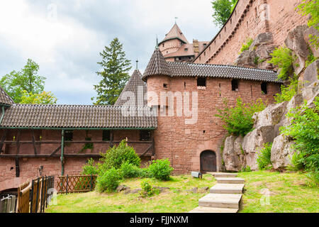 Schloss / Chateau du Haut Koenigsbourg, Orschwiller, Alsace Wine Road, Bas Rhin, Frankreich Europa Stockfoto