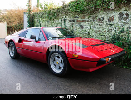 Ein Ferrari 328 Roberts Cove, County Cork, Irland. Stockfoto