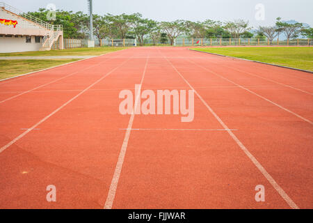 Laufstrecke im Stadion der Universität Mae Fah Luang ChiangRai Thailand Stockfoto