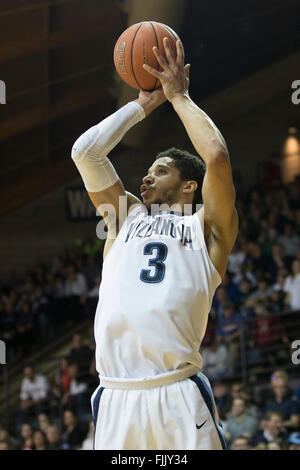 Villanova, Pennsylvania, USA. 1. März 2016. Villanova Wildcats bewachen Josh Hart (3) in Aktion bei den NCAA-Basketball-Spiel zwischen der DePaul Blue Dämonen und die Villanova Wildcats im Pavillon in Villanova, Pennsylvania. Villanova Wildcats gewann 83-62. Christopher Szagola/CSM/Alamy Live-Nachrichten Stockfoto