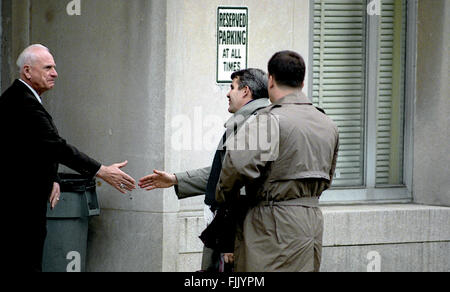 Washington, DC., Oktober 1987 Lt. Colonel Oliver North kommt an der Hintertür von E. Barrett Prettyman United States Courthouse das Amtsgericht für Washington DC.  Bildnachweis: Mark Reinstein Stockfoto