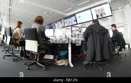 Berlin, Deutschland. 2. März 2016. Die Redaktion der Bild-Zeitung in Berlin, Deutschland, 2. März 2016. Axel Springer SE präsentieren ihre Jahreszahlen am 3. März 2016. Foto: Jörg Carstensen/Dpa/Alamy Live News Stockfoto