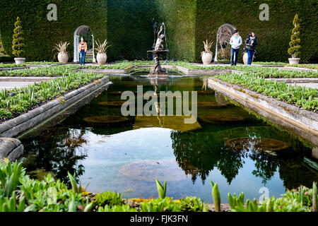 Italienischen Garten bei Butchart Gardens, in der Nähe von Victoria, Vancouver Island, British Columbia, Kanada Stockfoto