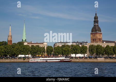 Geographie/Reisen, Lettland, Riga, Blick von der Daugava in Richtung der Altstadt, Additional-Rights - Clearance-Info - Not-Available Stockfoto
