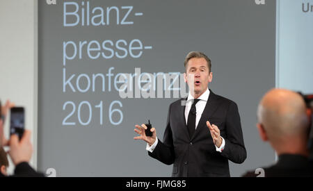 Berlin, Deutschland. 3. März 2016. Die deutschen Medien Verlag Axel Springer SE, Mathias Döpfner, Vorstandsvorsitzender spricht auf der Bilanz-Pressekonferenz in Berlin, Deutschland, 3. März 2016. Foto: WOLFGANG KUMM/Dpa/Alamy Live News Stockfoto