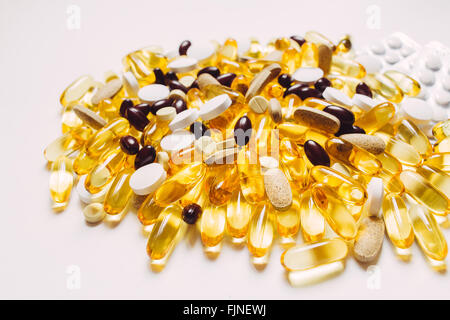 Gallertartige Kapseln mit Lebertran-omega3 Stockfoto