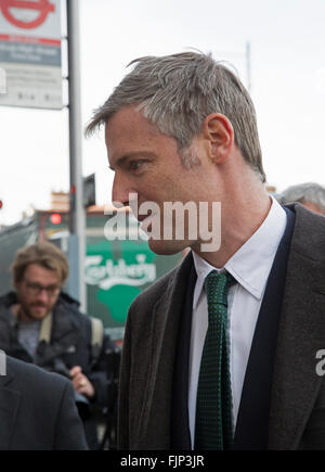 Sidcup, UK. 3. März 2016. Zac Goldsmith, Bürgermeisterkandidat, bei der Werbetätigkeit in Sidcup London Borough of Bexle Credit befragt: Keith Larby/Alamy Live News Stockfoto