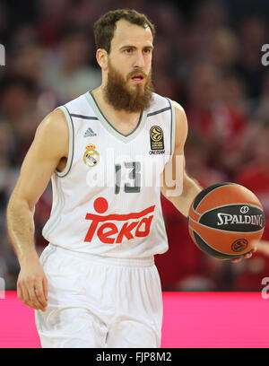 Nürnberg, Deutschland. 25. Februar 2016. Madrids Sergio Rodriguez in Aktion während der Gruppe F der Euroleague Basketball-match zwischen Brose Baskets Bamberg und Real Madrid in Nürnberg, 25. Februar 2016. Foto: DANIEL KARMANN/Dpa/Alamy Live News Stockfoto