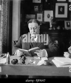 US-Außenministerin Krieg Taft, Porträts am Schreibtisch, Washington DC, USA, ca. 1905 Stockfoto