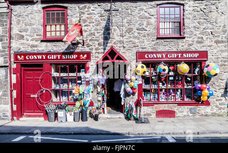 Conwy-Geschenk-Shop in der Castle Street in Conwy, eine historische Festungsstadt. North Wales Großbritannien. Stockfoto