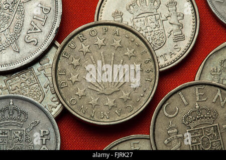 Münzen von Spanien. Jakobsmuschel Muschel Symbol für die Pilgerwege Jakobsweg in dargestellt die spanischen 100 Peseten-Münze (1993) Stockfoto