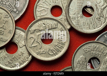 Münzen von Spanien. Statuen von Cesar Manrique in Costa Martiánez, Kanarischen Inseln dargestellt die spanischen 25 Peseten-Münze (1994). Stockfoto