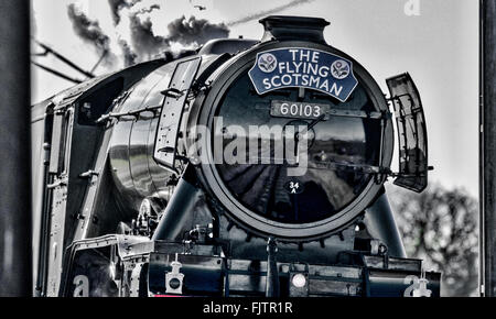 Die Flying Scotsman auf seiner Jungfernfahrt von London Kings Cross Station nach York. Stockfoto