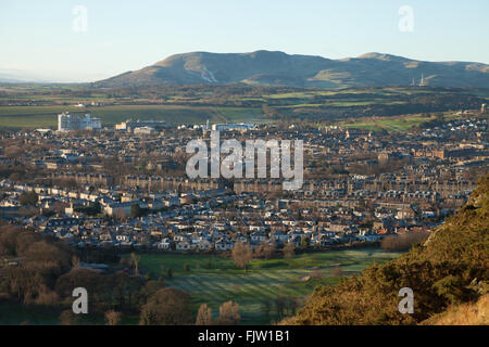 Blick auf die Pentlands Arthurs Seat in der Nähe von Duddingston, Schottland entnommen. Stockfoto