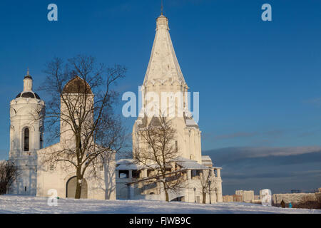 Blick auf die Kirche Christi Himmelfahrt (1532), das erste Zelt-Dach-Stein Kirche in Kolomenskoje, Moskau, Russland Stockfoto