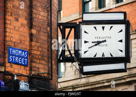 Uhr an der Ecke Thomas Street, Northern Quarter. Manchester. Stockfoto