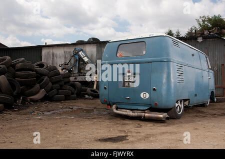 1951 VW split Screen Kastenwagen, Ratte sehen schmuddelig und abgesenkten Fahrwerk Stockfoto