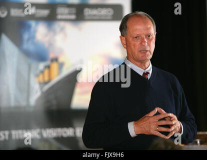 Belfast, UK. 04.12.2012 - beantwortet Dr. Robert Ballard, der Meeresforscher Entdecker der Titanic Wrack 1985, Medien, Stockfoto