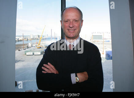 Belfast, UK. 04.12.2012 - beantwortet Dr. Robert Ballard, der Meeresforscher Entdecker der Titanic Wrack 1985, Medien, Stockfoto