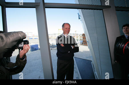 Belfast, UK. 04.12.2012 - beantwortet Dr. Robert Ballard, der Meeresforscher Entdecker der Titanic Wrack 1985, Medien, Stockfoto