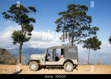 Indische Mahindra Jeep In Munnar Hügel Kerala Stockfoto