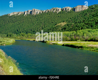 Clark Fork River unterhalb der Klippen in der Nähe von Drummond, montana Stockfoto