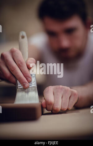 Tischler arbeiten auf sein Handwerk Stockfoto
