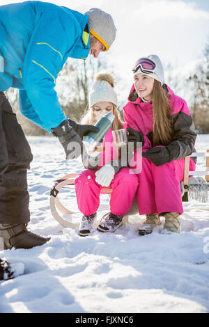 Familie Tee trinken Stockfoto