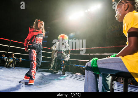 LOS ANGELES, CA – Dezember 09: Tommy der Clown Battle Zone in Inglewood, Kalifornien am 9. Dezember 2005. Stockfoto