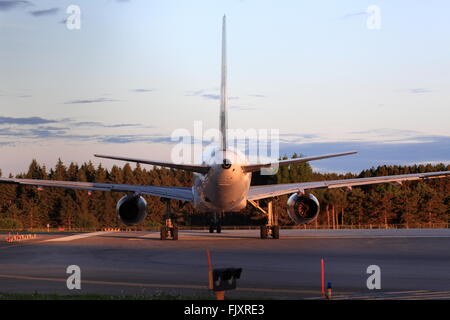 Boeing 757-223 C-FGKJ CargoJet an der YOW Ottawa Kanada, 4. Juni 2015 Stockfoto