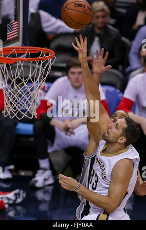 New Orleans, LA, USA. 3. März 2016. New Orleans Pelikane weiterleiten Ryan Anderson (33) bei einem NBA-Basketball-Spiel zwischen den San Antonio Spurs und die New Orleans Pelikane im Smoothie King Center in New Orleans, Louisiana Stephen Lew/CSM/Alamy Live-Nachrichten Stockfoto