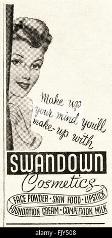 Original Vintage Anzeige aus den 1940er Jahren. Anzeige vom 1947 Werbung SWANDOWN Kosmetik. Stockfoto