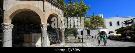 Der Hippokrates-Platane, gepflanzt von Hippokrates, Plane Tree Square, Kos-Stadt, Insel Kos, Dodekanes-Gruppe von Inseln, Süd Stockfoto