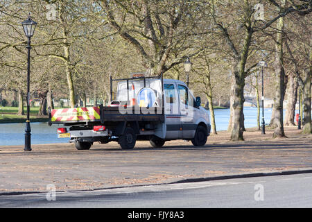 Autobahn Wartung Fahrzeug geparkt auf Bürgersteig in Bedford, Bedfordshire, England Stockfoto