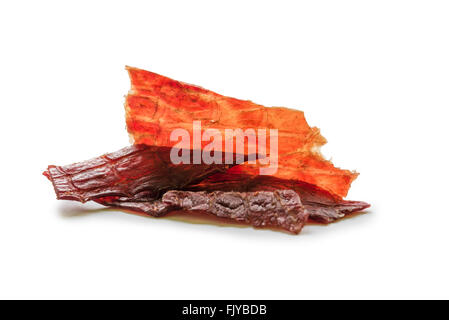 Nahaufnahme der Beef jerky Teil isoliert auf weißem Hintergrund Stockfoto