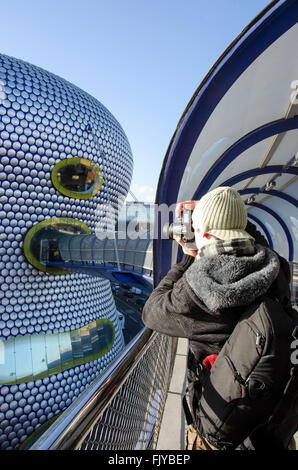 Fotografen stehen bei Selfridges der Stierkampfarena in Birmingham Stockfoto