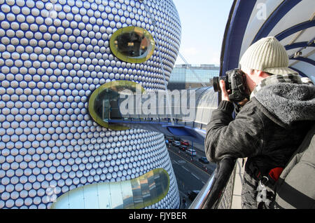 Fotografen stehen bei Selfridges der Stierkampfarena in Birmingham Stockfoto