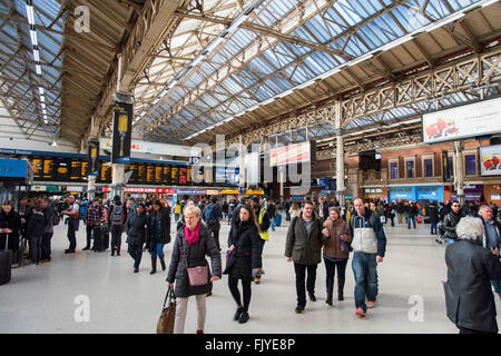 Brighton Station Sussex England Hove Zug Stockfoto