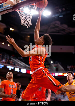 Los Angeles, CA, USA. 2. März 2016. Oregon State guard (2) Stephen Thompson Jr. legt sich ein Sprungwurf während des Spiels zwischen der Oregon State Beavers Vs USC Trojans im Galen Center in Los Angeles, Kalifornien. Oregon State unterlag USC 81-70. (Obligatorische Credit: Juan Lainez/MarinMedia/Cal Sport Media) © Csm/Alamy Live-Nachrichten Stockfoto