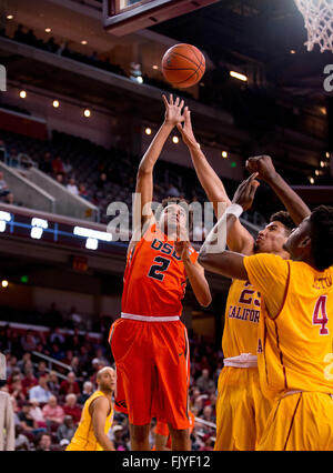 Los Angeles, CA, USA. 2. März 2016. Oregon State guard (2) Stephen Thompson Jr. legt sich ein Sprungwurf während des Spiels zwischen der Oregon State Beavers Vs USC Trojans im Galen Center in Los Angeles, Kalifornien. Oregon State unterlag USC 81-70. (Obligatorische Credit: Juan Lainez/MarinMedia/Cal Sport Media) © Csm/Alamy Live-Nachrichten Stockfoto