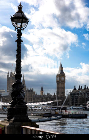 Big Ben, Houses of Parlament Böschung London England Stockfoto