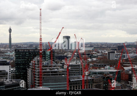 Der BT Tower steht über der Skyline von London in London, Großbritannien 3. März 2016. Copyright Foto - John Voos Stockfoto