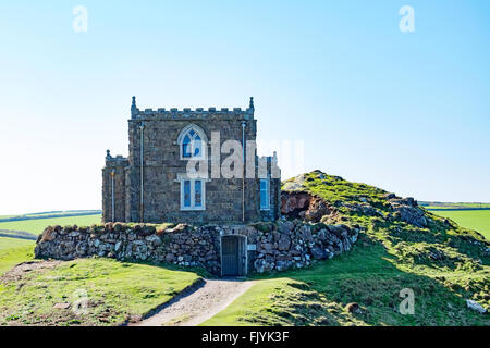 Klippeneffekte Schloss eine Torheit jetzt ein Ferienhaus in der Nähe von Port Quin in Cornwall, Großbritannien Stockfoto