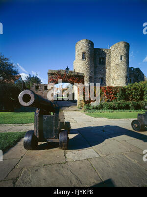 Ypern Turm Roggen East Sussex Fort gebaut im Jahre 1250, später zu einem Wohnhaus umgebaut, im Jahre 1430 und auch als Gefängnis und Leichenhalle genutzt. Stockfoto