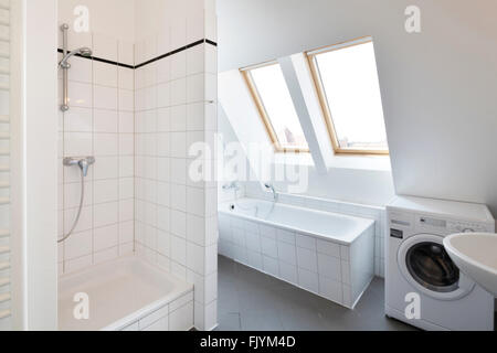 Möblierte Wohnung im Dach des Schoenhauser Allee. Stockfoto