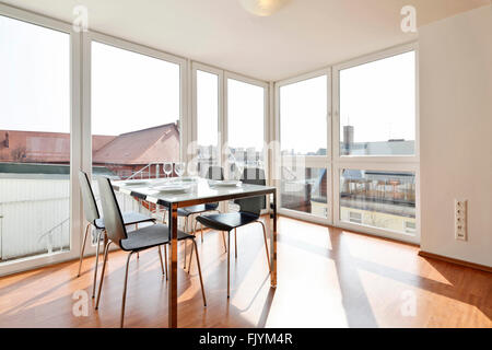 Möblierte Wohnung im Dach des Schoenhauser Allee. Stockfoto