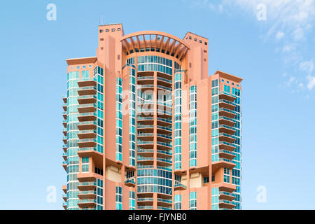 Wohn-Hochhaus Portofino Turm im Viertel South Beach von Miami Beach, Florida, USA Stockfoto