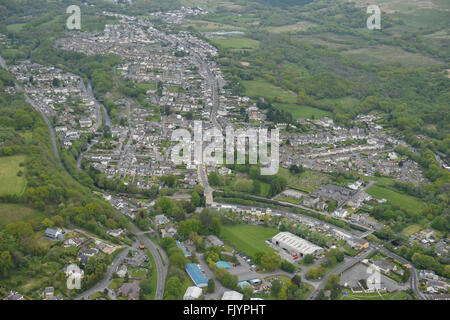 Eine Luftaufnahme des Ystradgynlais, einer Stadt in Süd-Wales Stockfoto