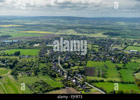 Eine Luftaufnahme von Warwickshire Dorf von Welford auf Avon und die umliegende Landschaft Stockfoto