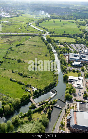 Einen tollen Blick auf den Fluss Lea vorbei in der Nähe von Ware in Hertfordshire Stockfoto